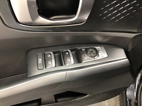 Certified 2023 Kia Sorento EX image 16