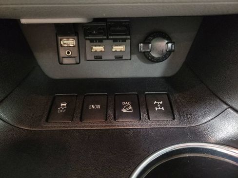 Used 2019 Toyota Highlander Limited Platinum AWD/4WD image 19