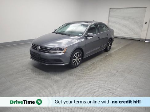 Used 2017 Volkswagen Jetta SE FWD image 1