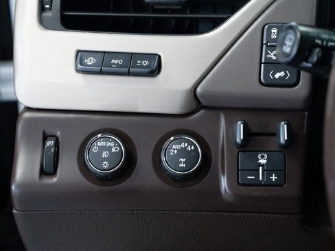 Used 2017 GMC Yukon XL Denali w/ Open Road Package image 20