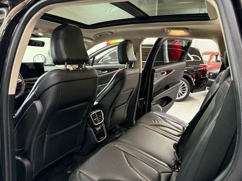 Used 2023 Lincoln Nautilus AWD w/ Premium Package image 14