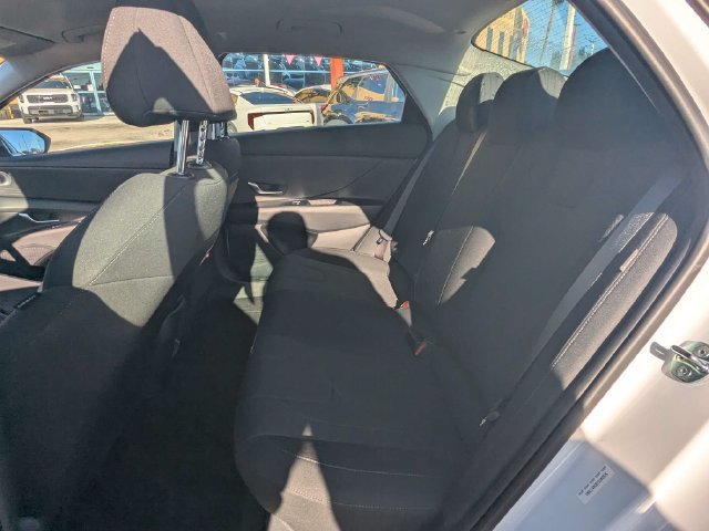 Used 2026 Hyundai Elantra SE FWD image 14