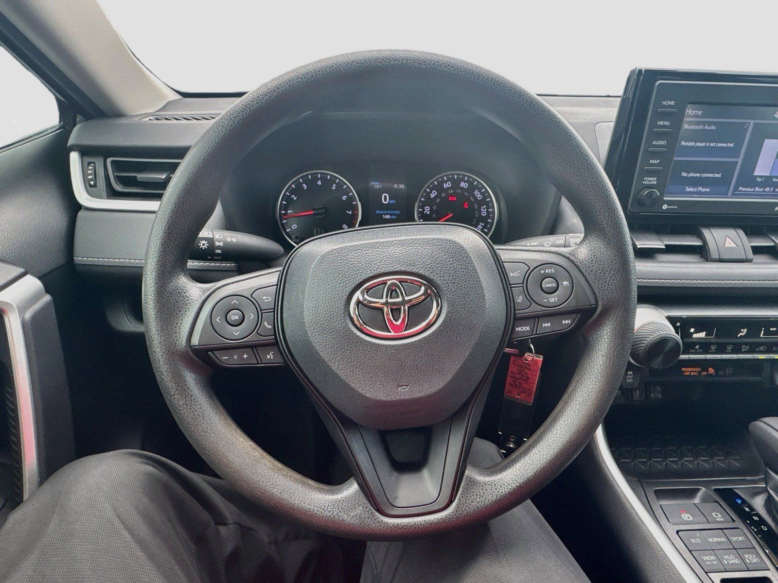 Used 2022 Toyota RAV4 LE AWD/4WD image 11