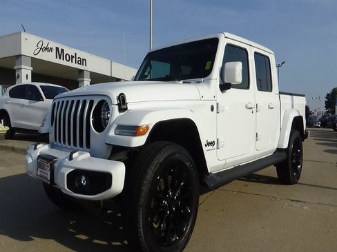 Used 2023 Jeep Gladiator Overland AWD/4WD image 2