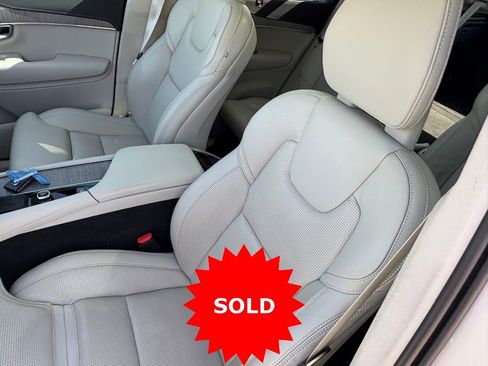 Used 2022 Volvo XC90 T6 Inscription w/ Lounge Package image 32