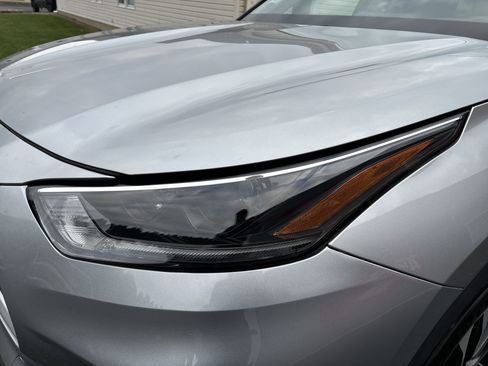 Used 2021 Toyota Highlander XLE image 10