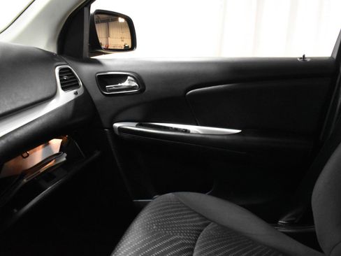Used 2018 Dodge Journey SE w/ Popular Equipment Group image 17