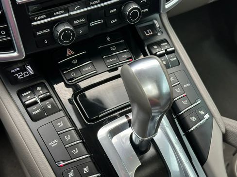 Used 2013 Porsche Cayenne AWD/4WD image 35
