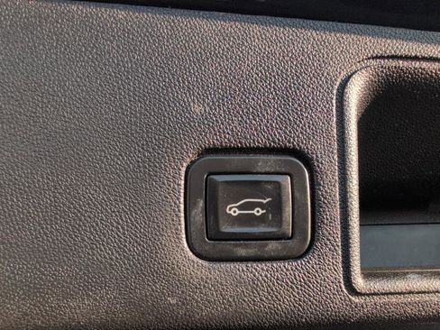 Used 2018 GMC Terrain SLT w/ Preferred Package image 14