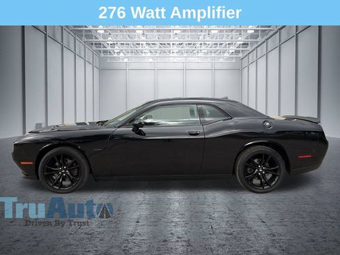 Used 2018 Dodge Challenger R/T w/ Driver Convenience Group RWD image 4