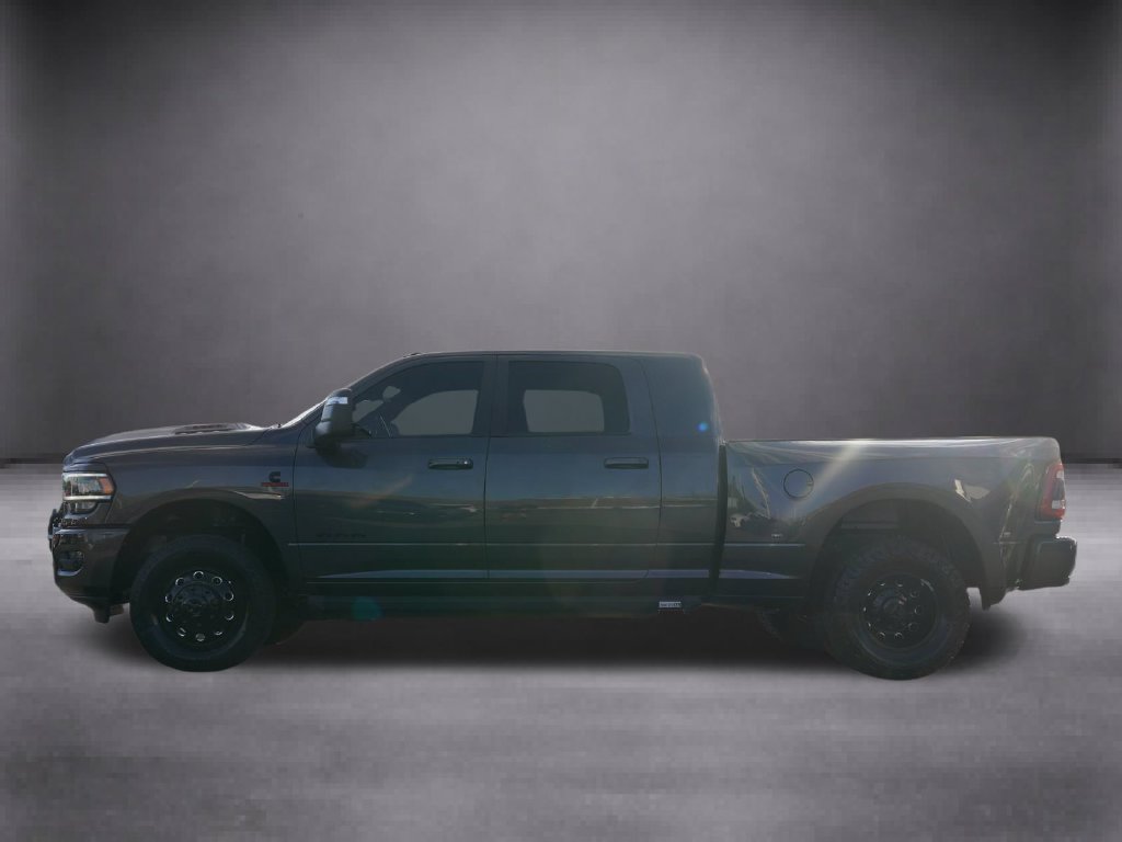 Used 2024 RAM 3500 Laramie w/ Night Edition AWD/4WD image 8