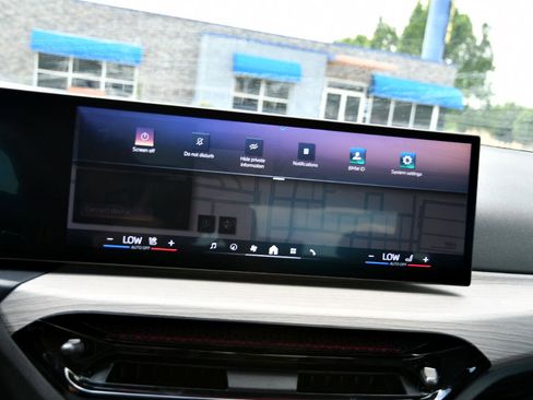 Used 2025 BMW 330i Sedan image 20