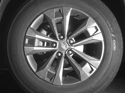 Used 2025 Chevrolet Equinox LT FWD image 12