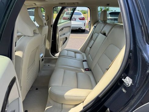 Used 2016 Volvo XC70 T5 Platinum w/ Protection Package AWD/4WD image 22