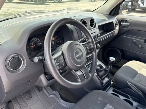 Used 2016 Jeep Patriot Sport FWD image 21