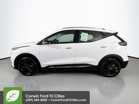 Used 2023 Chevrolet Bolt EUV Premier w/ Redline Edition image 6