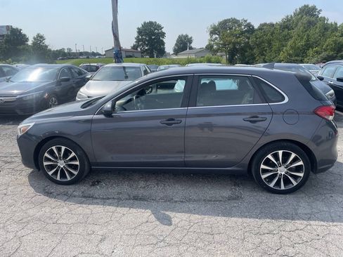 Used 2018 Hyundai Elantra GT FWD image 2