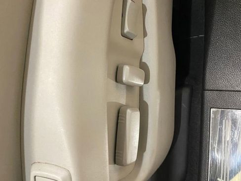 Used 2016 Cadillac SRX Luxury image 23