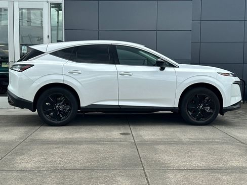 Used 2025 Nissan Murano SV AWD/4WD image 2