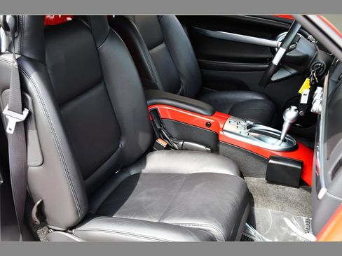 Used 2004 Chevrolet SSR w/ Preferred Equipment Group RWD image 26