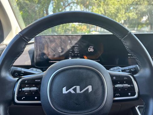 Used 2026 Kia Carnival FWD image 29