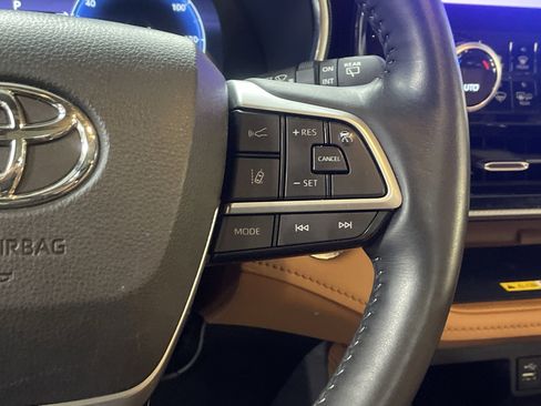 Used 2023 Toyota Highlander Platinum image 20