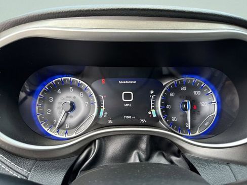 Used 2021 Chrysler Pacifica Touring-L w/ Premium & Safety Sphere Group image 49