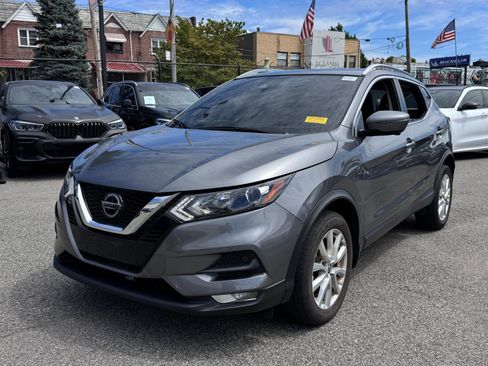 Used 2022 Nissan Rogue Sport SV w/ Technology Package image 1