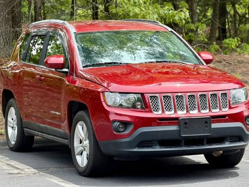 Used 2016 Jeep Compass Latitude AWD/4WD image 3