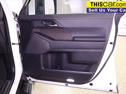 Used 2024 Lexus GX 550 w/ Accessory Package (2T) AWD/4WD image 39