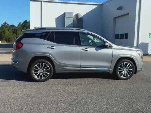 Used 2024 GMC Terrain Denali AWD/4WD image 9