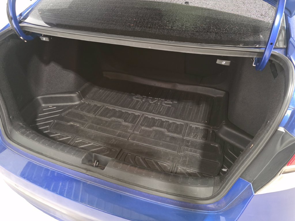Used 2022 Honda Civic Touring image 9