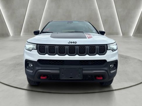 Used 2024 Jeep Compass Trailhawk AWD/4WD image 2
