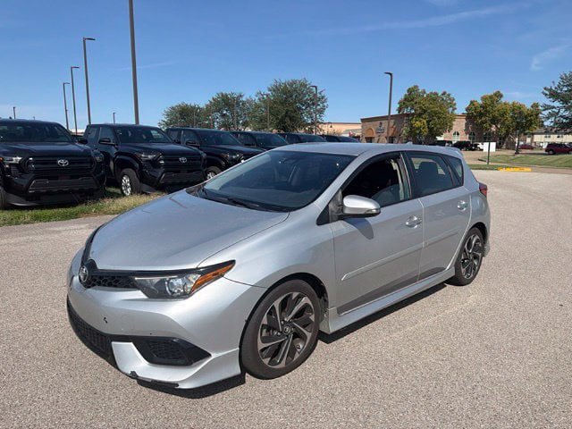 Used 2017 Toyota Corolla iM w/ All-Weather Mat Package FWD image 2