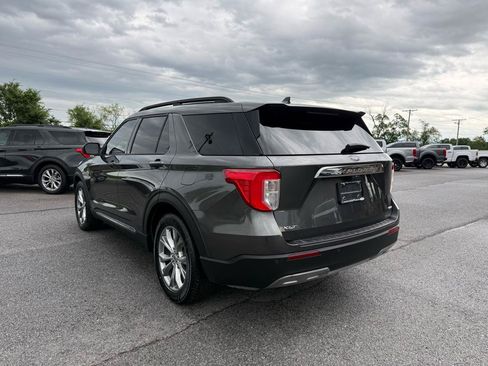 Used 2020 Ford Explorer XLT w/ Equipment Group 202A RWD image 4