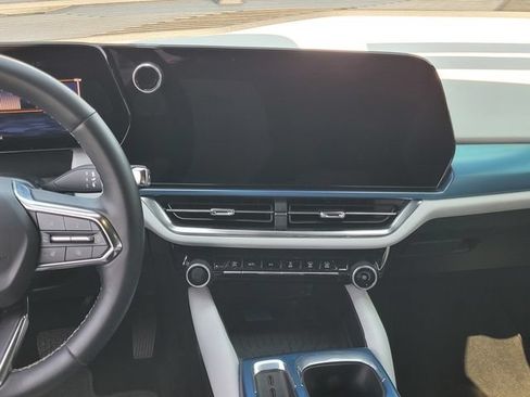 Certified 2024 Chevrolet Equinox EV LT w/ LPO, Active Package FWD image 13
