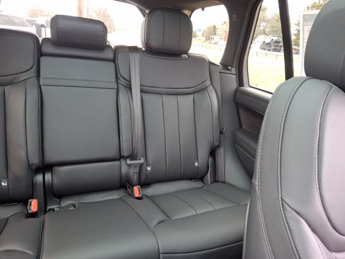 New 2025 Land Rover Range Rover SE image 15