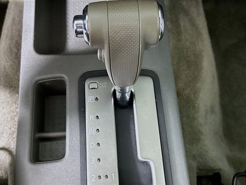 Used 2018 Nissan Frontier SV image 24