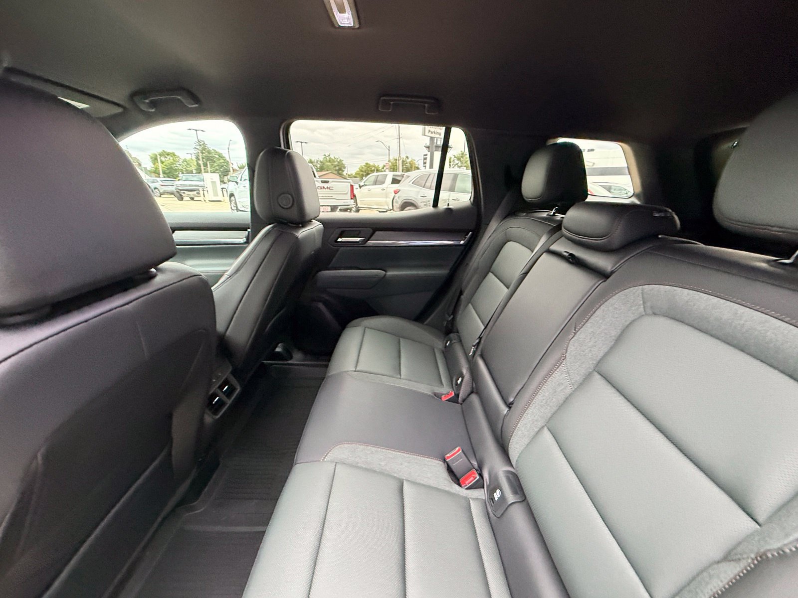 New 2027 GMC Terrain AT4 w/ Convenience Package III AWD/4WD image 33