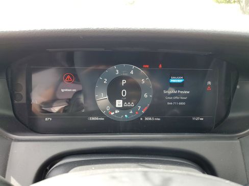 Used 2025 Land Rover Range Rover Velar Dynamic SE image 63