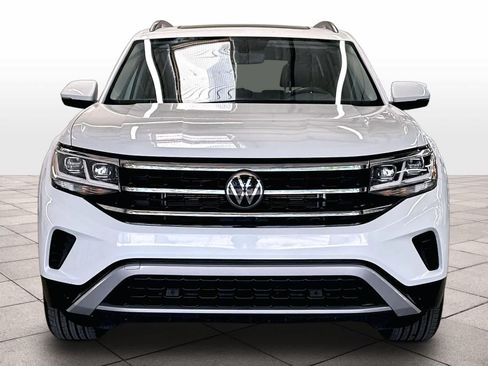Used 2023 Volkswagen Atlas SE w/ Panoramic Sunroof Package FWD image 2