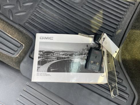 Used 2014 GMC Sierra 1500 SLE w/ SLE Value Package AWD/4WD image 9
