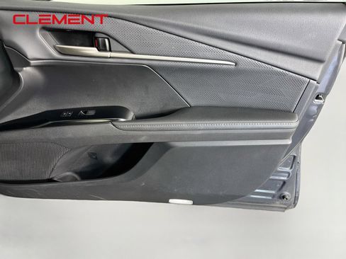 Used 2025 Toyota Camry XSE FWD image 37