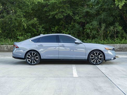 Used 2023 Honda Accord Touring image 10