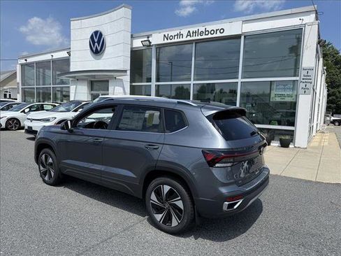 New 2026 Volkswagen Taos SE AWD/4WD image 4