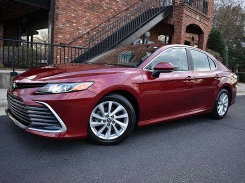 Used 2022 Toyota Camry LE image 41