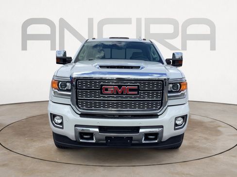 Used 2019 GMC Sierra 2500 Denali w/ Duramax Plus Package image 8
