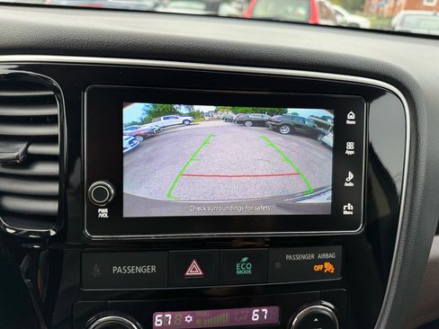 Used 2018 Mitsubishi Outlander SEL image 11