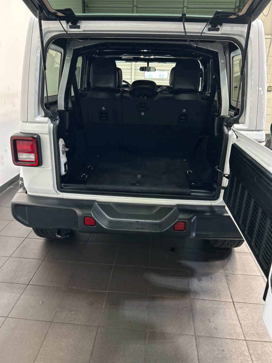 Used 2021 Jeep Wrangler Unlimited Sahara AWD/4WD image 10