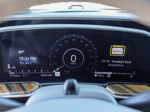 Used 2024 Cadillac Escalade Premium Luxury Platinum w/ Heavy-Duty Trailer Package image 12